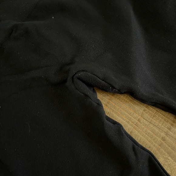 Spanx seamless leggings size small •black• tummy control - Picture 5 of 5